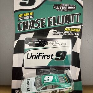 Chase Elliott NASCAR Authentics 1/64